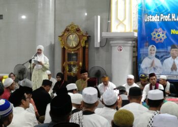 Bupati Laura Hadiri Tabligh Akbar UAS di Masjid Agung Al Mujahidin Nunukan