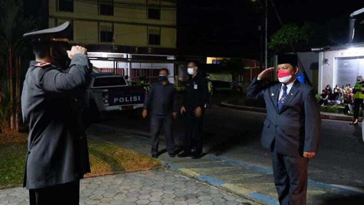 Wakil Bupati Nunukan H. Hanafiah Menjadi Inspektur Upacara Apel Kehormatan dan Renungan Suci di TMP Jaya Sakti