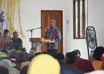 Bupati Wempi W Mawa Hadiri HUT ke-18 Desa Malinau Hilir