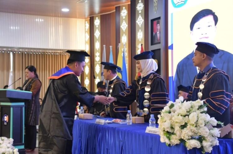 Bupati Laura Hadiri Wisuda ke 2 Poltek Nunukan
