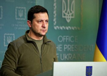Internal Ukraina Pecah, Presiden Zelenskiy Tak Dilibatkan dalam Kebijakan Militer